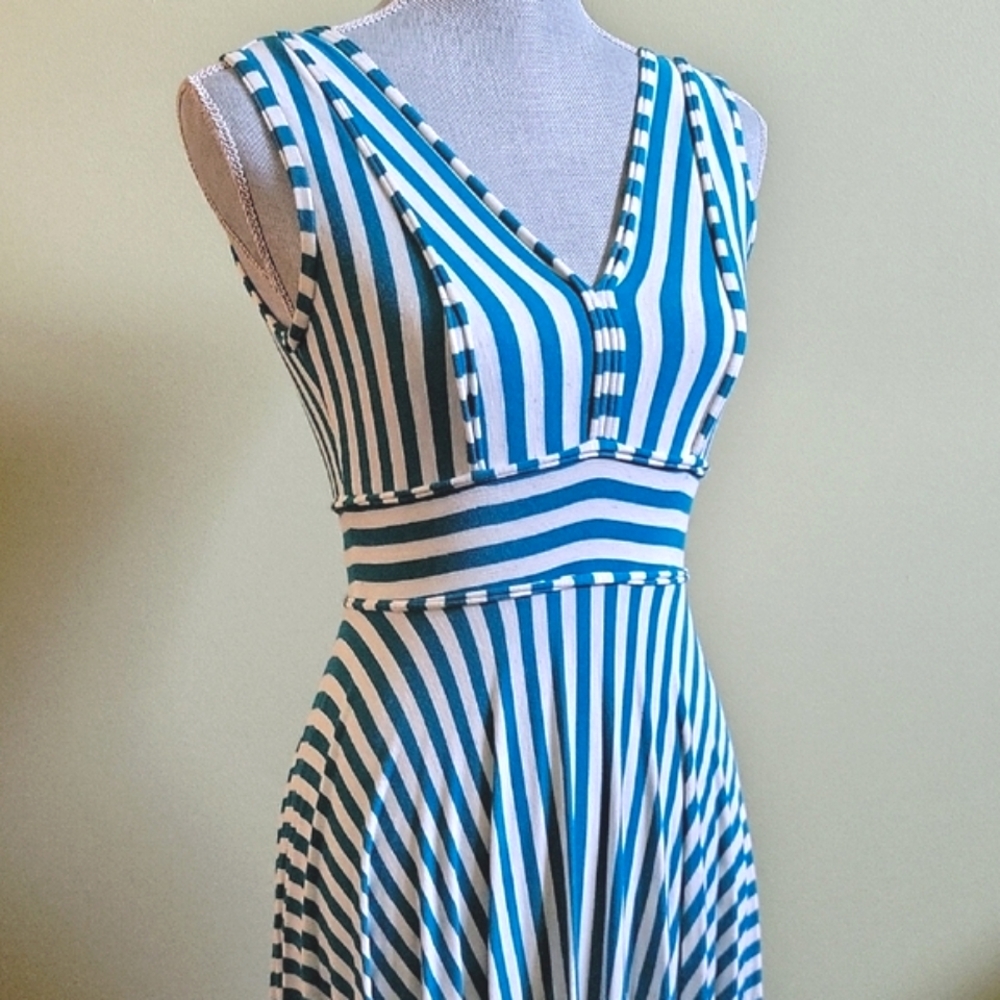 MAX STUDIO Striped Teal and White Sleeveless Midi Dress